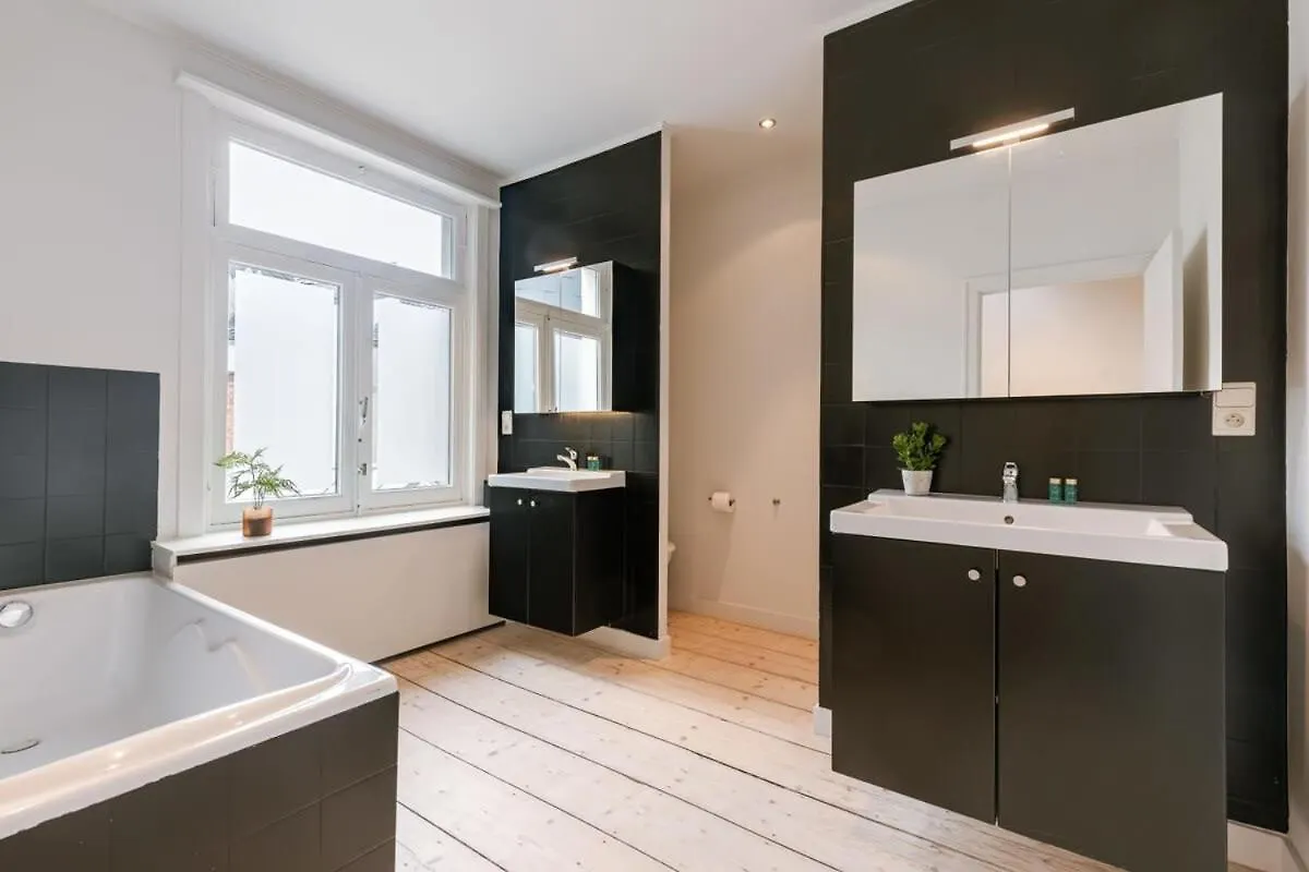 Huswell - Charming House In Antwerp With Free Parking Villa Vakantiehuis
